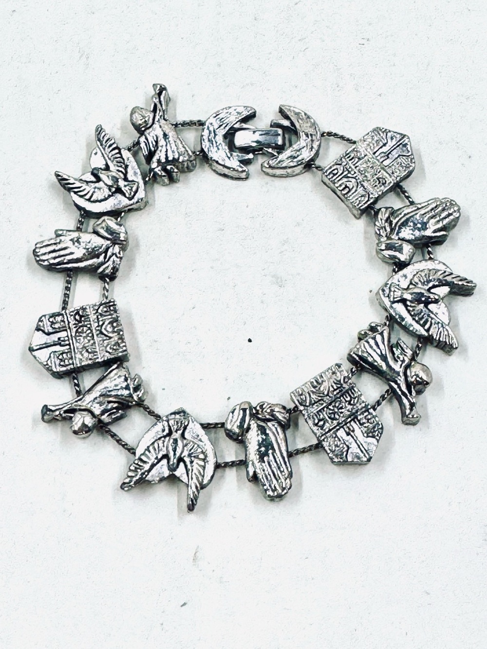 Silver Tone Religious Theme Slide Charm Bracelet W/Angel Praying Hands Dove 7”